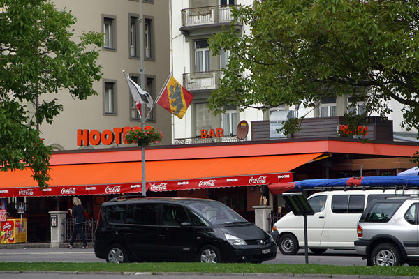 Hooters