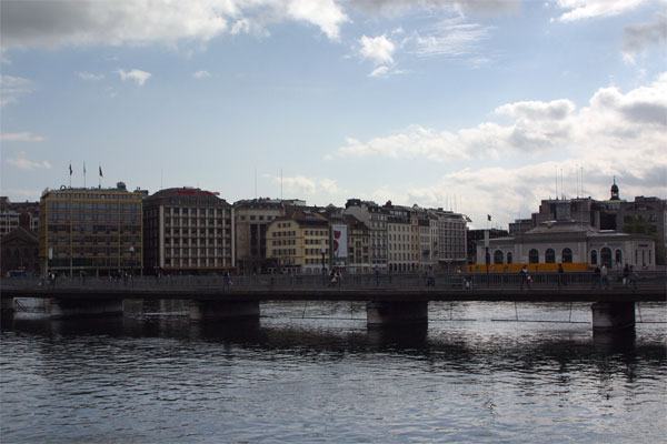 A bridge across Le Rhône