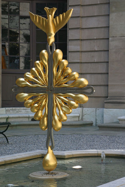 The cross inside the Museum of the Reformation